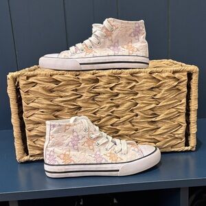 Tommy Bahama Sz 12 Tdlr High-Top Shoes in Pink and Purple Butterfly, GUC